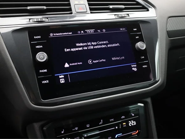 VOLKSWAGEN Tiguan (2021) — foto 11 van 23