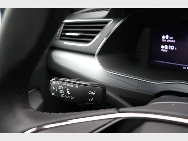 SKODA Superb Combi (2022) — foto 2 van 27