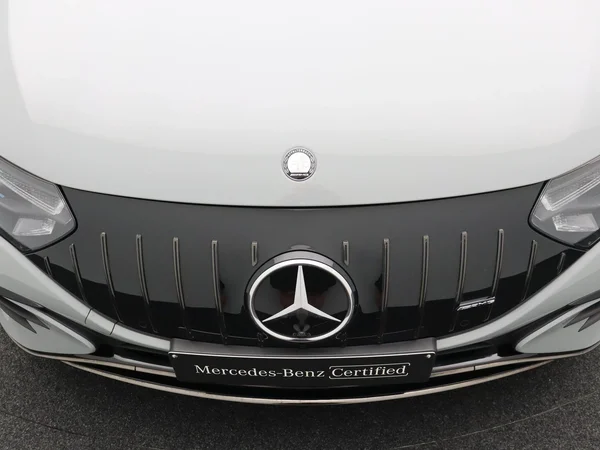 Mercedes-Benz EQE (2025) — foto 22 van 33