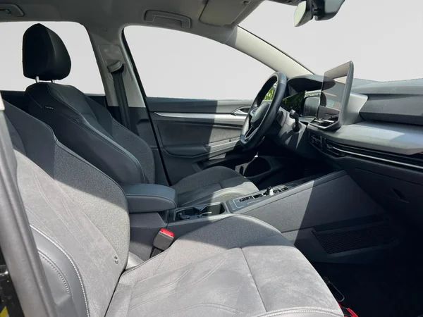 VOLKSWAGEN Golf VIII (2026) — foto 21 van 24