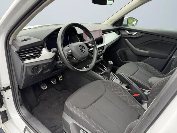 SKODA Kamiq (2022) — foto 31 van 31
