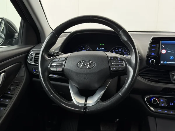 HYUNDAI i30 (2019) — foto 14 van 30