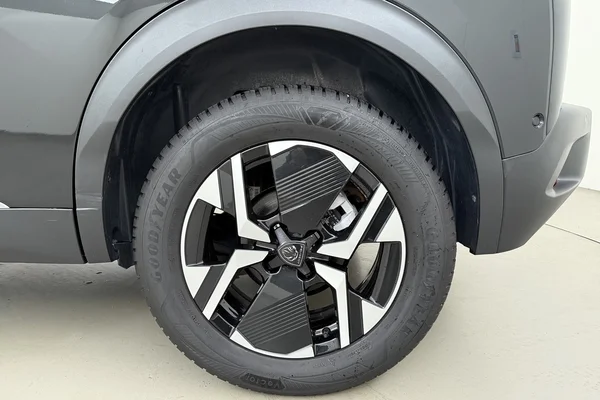 Peugeot 2008 (2024) — foto 16 van 19
