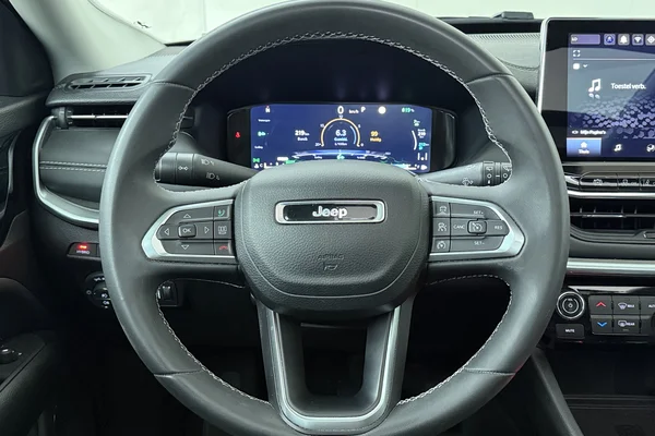 Jeep Compass (2021) — foto 2 van 22