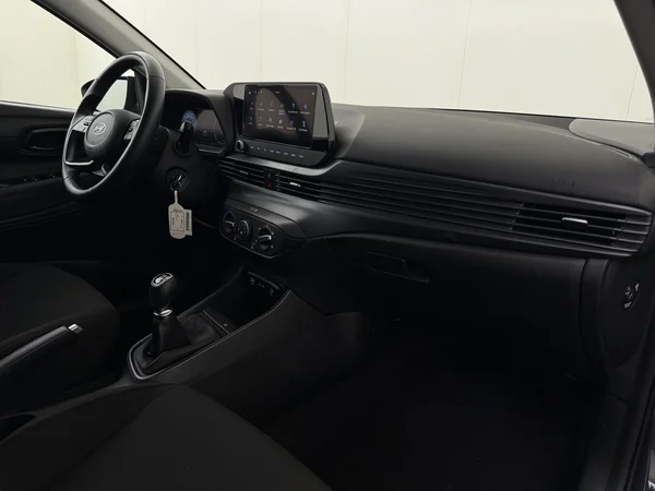 HYUNDAI i20 (2025) — foto 3 van 27