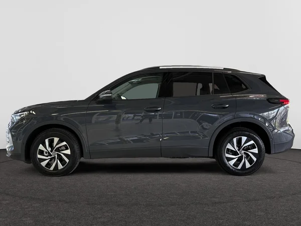 VOLKSWAGEN Tiguan (2026) — foto 12 van 24