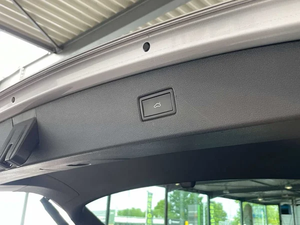 Volkswagen Tiguan (2021) — foto 19 van 21