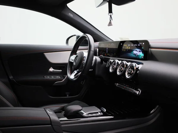 Mercedes-Benz CLA (2022) — foto 29 van 45