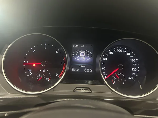 Volkswagen Tiguan (2018) — foto 2 van 19