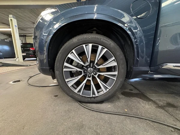 VOLVO XC90 PHEV (2021) — foto 16 van 24