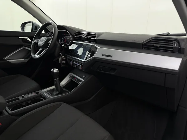 AUDI Q3 (2022) — foto 3 van 28