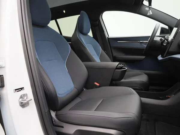 Volvo EX30 (2024) — foto 27 van 43