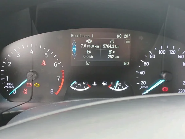 Ford Kuga (2021) — foto 3 van 15
