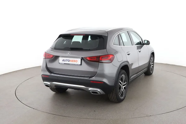 Mercedes-Benz GLA-Klasse (2021) — foto 12 van 16