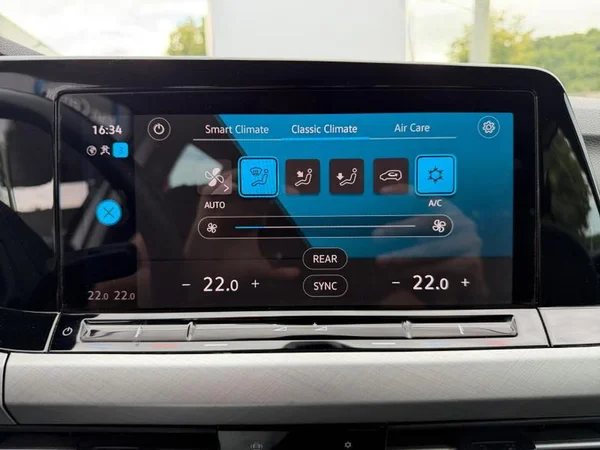 VOLKSWAGEN Golf Variant VIII Dsl (2022) — foto 17 van 29
