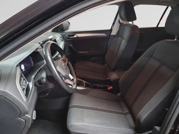 VOLKSWAGEN T-Roc (2022) — foto 2 van 23