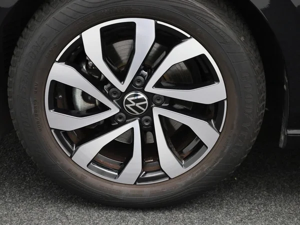 Volkswagen Golf (2022) — foto 6 van 45