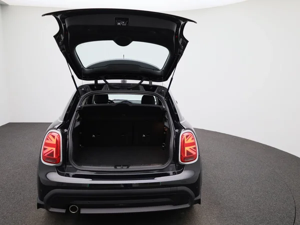 MINI Cooper (2023) — foto 3 van 40