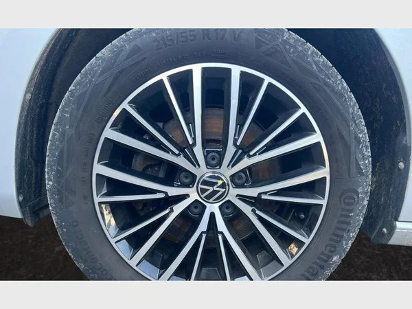 Volkswagen Touran (2024) — foto 23 van 24