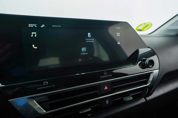 Citroen C4 (2022) — foto 19 van 39