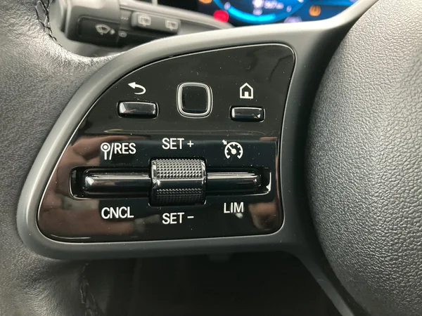 MERCEDES-BENZ B 180 (2020) — foto 22 van 36