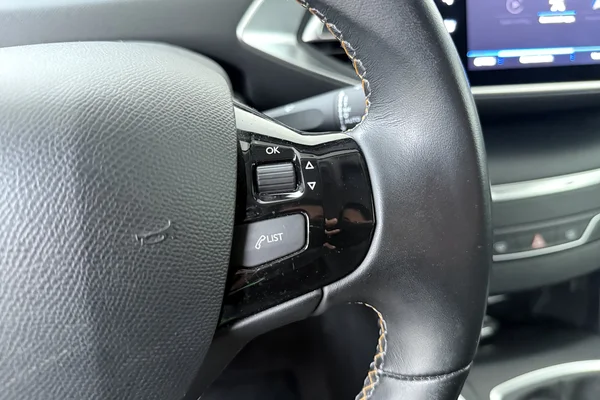 Peugeot 308 (2020) — foto 8 van 20