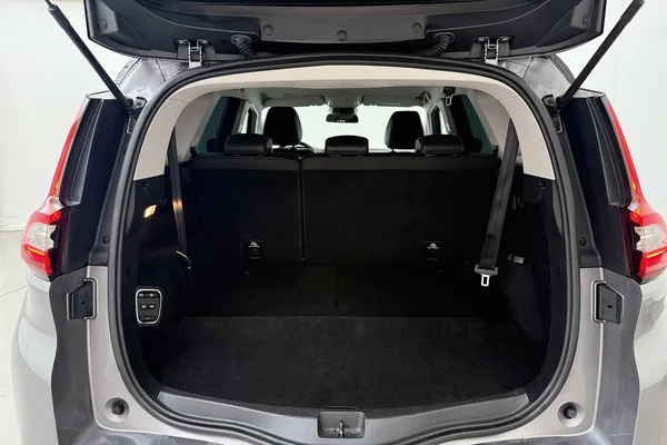 Renault Grand Scenic (2021) — foto 24 van 28