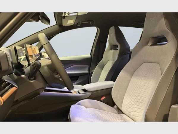Cupra Born (2025) — foto 8 van 29