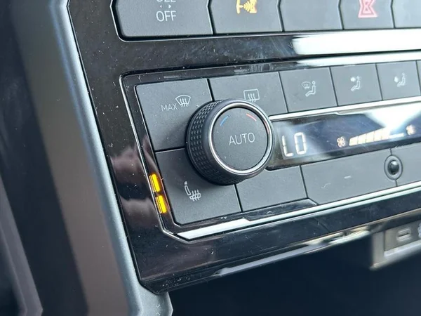 VOLKSWAGEN T-Cross (2021) — foto 14 van 31
