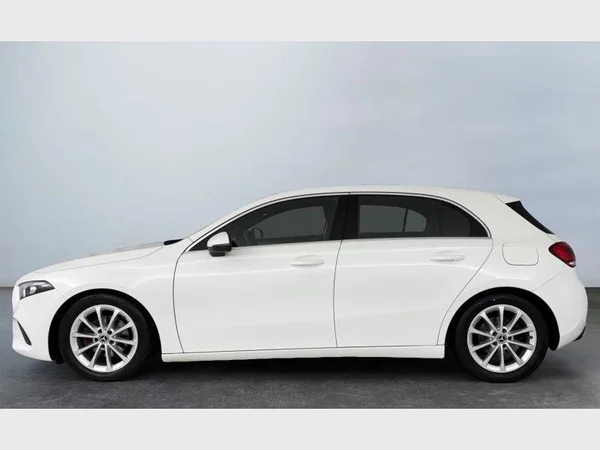 Mercedes-Benz A 180 (2019) — foto 10 van 15