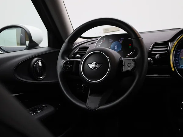 MINI Clubman (2023) — foto 3 van 32