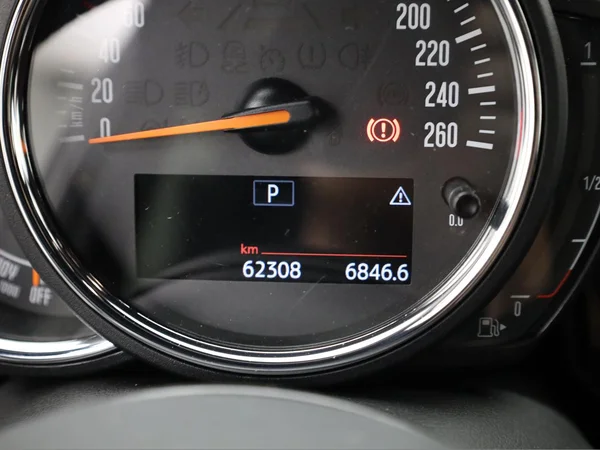 MINI Mini 5 Doors (F55 LCI II) (2022) — foto 6 van 18
