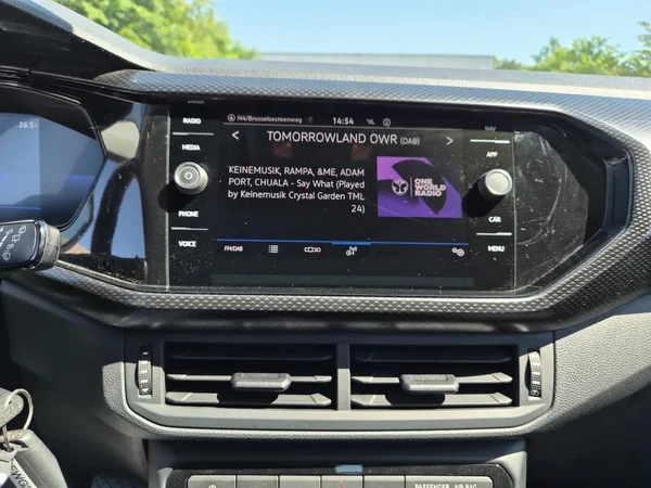 VOLKSWAGEN T-Cross (2024) — foto 5 van 24