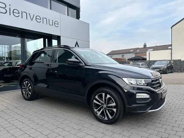 Volkswagen T-Roc (2019) — foto 14 van 24