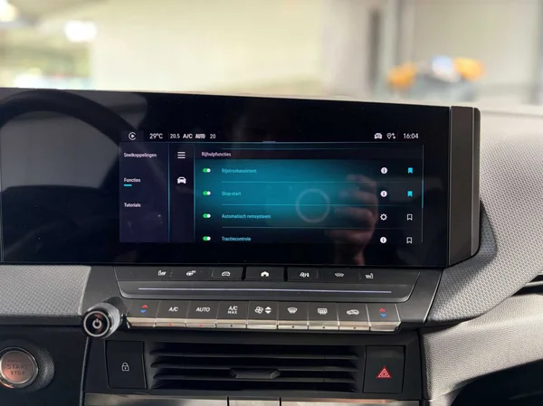 Opel Astra (2025) — foto 4 van 17