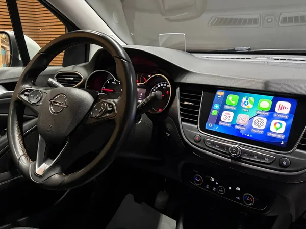 Opel Crossland (2018) — foto 8 van 25