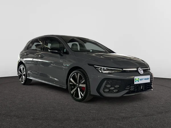 VOLKSWAGEN Golf VIII GTE (2025) — foto 17 van 24