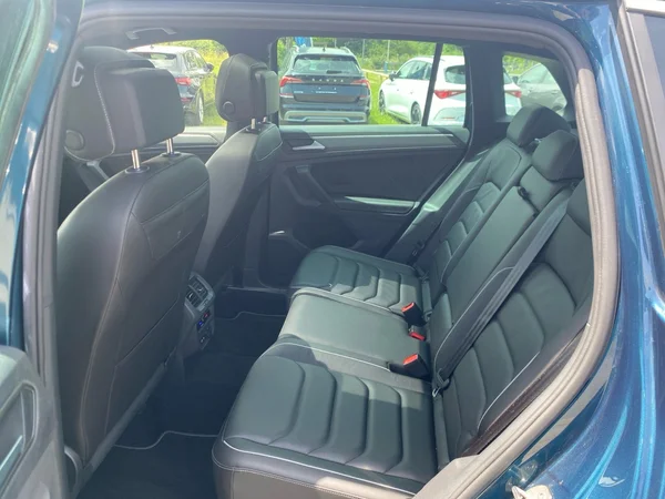 VOLKSWAGEN Tiguan (2023) — foto 3 van 19