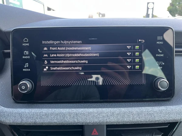 SKODA Kamiq (2025) — foto 6 van 20