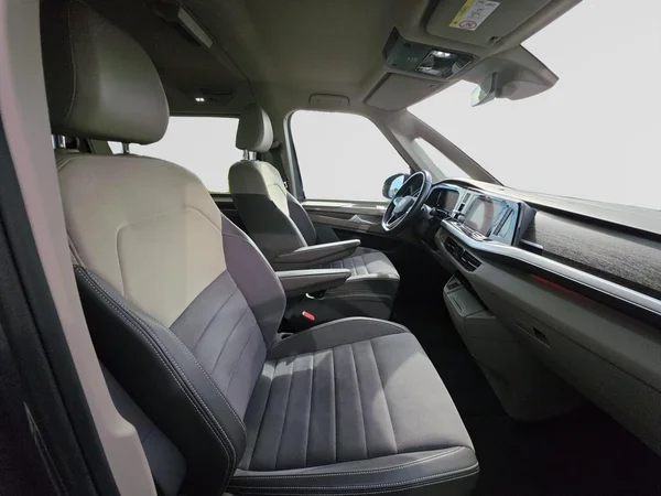 VOLKSWAGEN Multivan T7 (2023) — foto 8 van 24