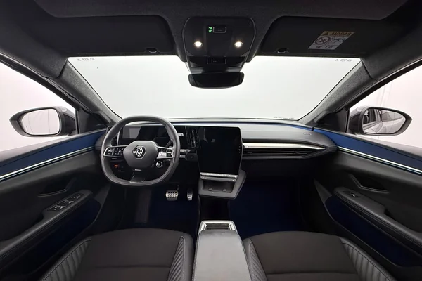 Renault E-Scenic E-Tech (2025) — foto 2 van 34
