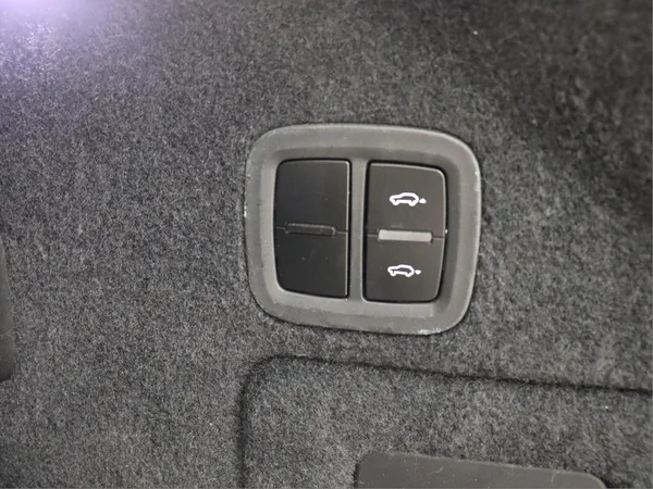 PORSCHE Cayenne Coupé E-Hybrid (PHEV) (2024) — foto 6 van 19