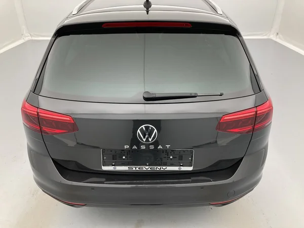 VOLKSWAGEN Passat Variant (2024) — foto 11 van 36
