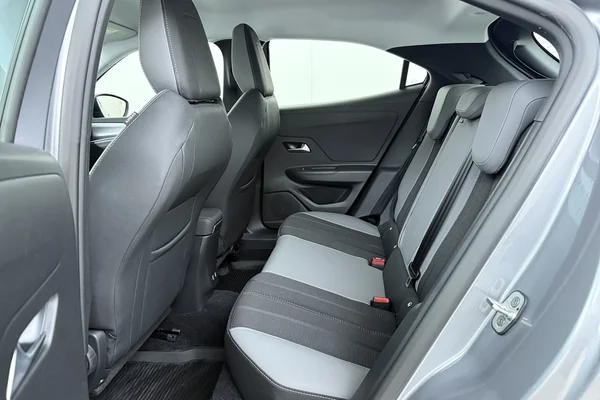 Opel Mokka (2024) — foto 15 van 16