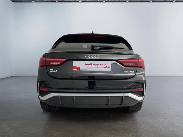 Audi Q3 (2022) — foto 33 van 35