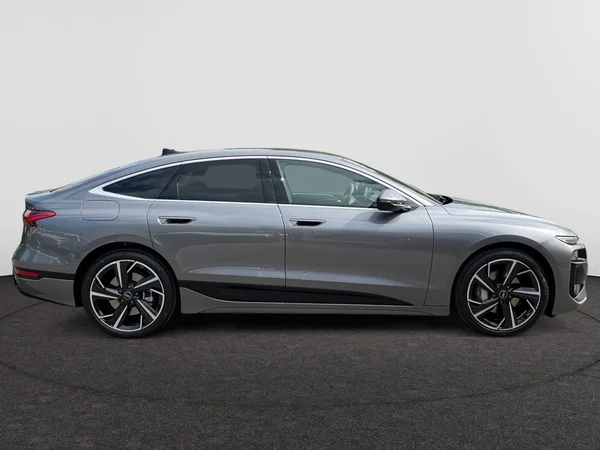 AUDI A6 Sportback e-tron (2025) — foto 13 van 16