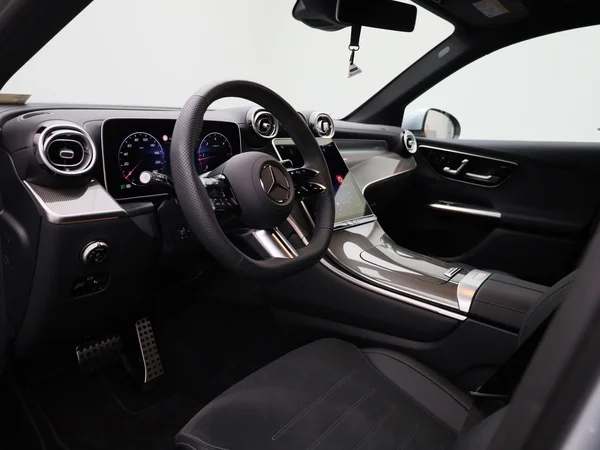 Mercedes-Benz GLC (2025) — foto 32 van 47