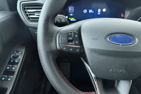Ford Kuga FHEV (2025) — foto 6 van 24