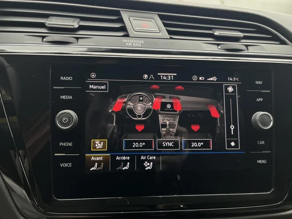 VOLKSWAGEN Touran (2025) — foto 7 van 18