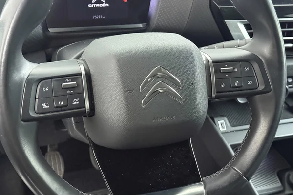 Citroen C4 (2022) — foto 7 van 28